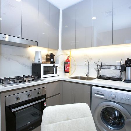 Standard 2Bhk Located In Azizi Riviera 46 Dubai Exteriör bild
