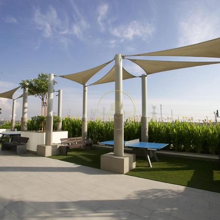 Standard 2Bhk Located In Azizi Riviera 46 Dubai Exteriör bild
