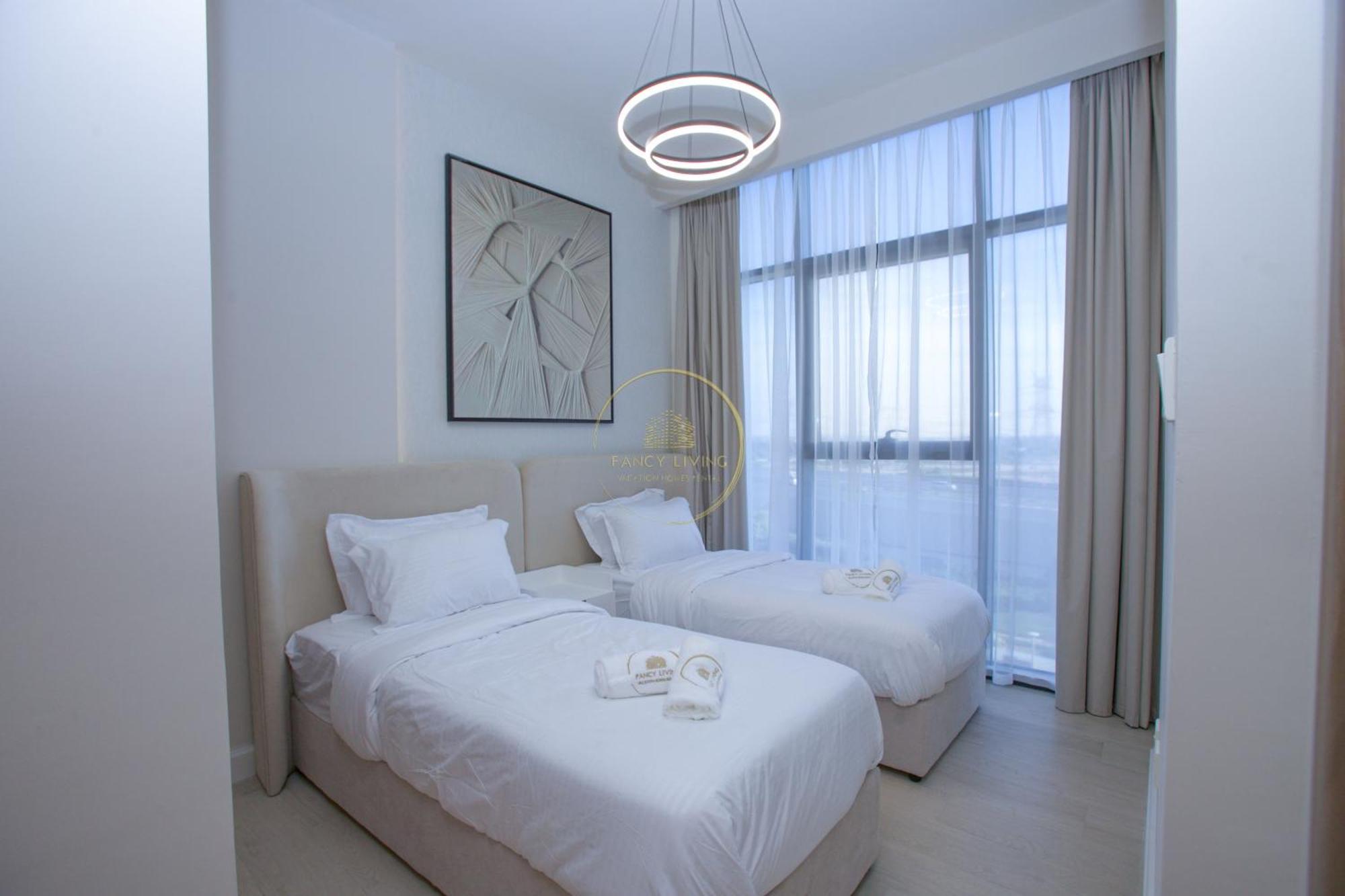 Standard 2Bhk Located In Azizi Riviera 46 Dubai Exteriör bild